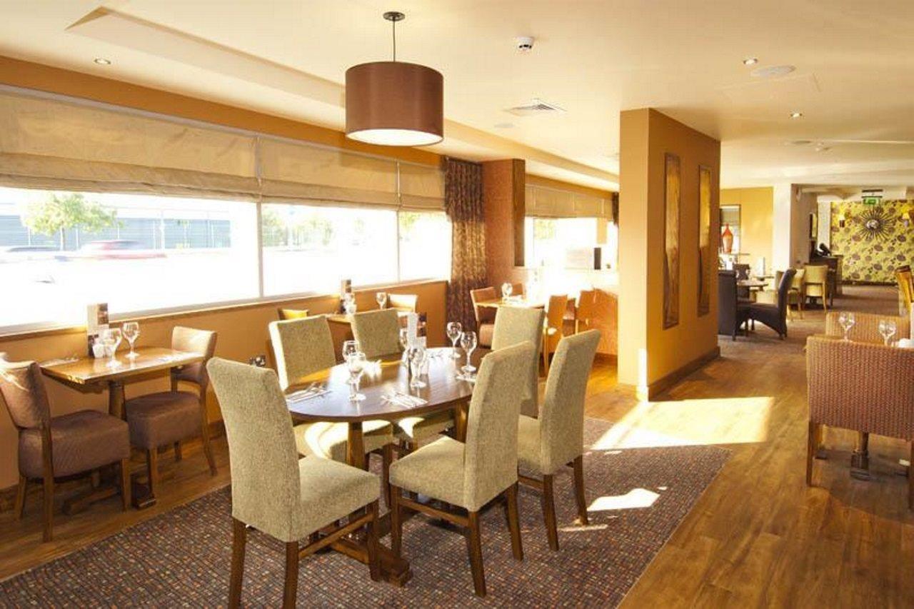 Premier Inn Liverpool John Lennon Airport Speke Exteriör bild