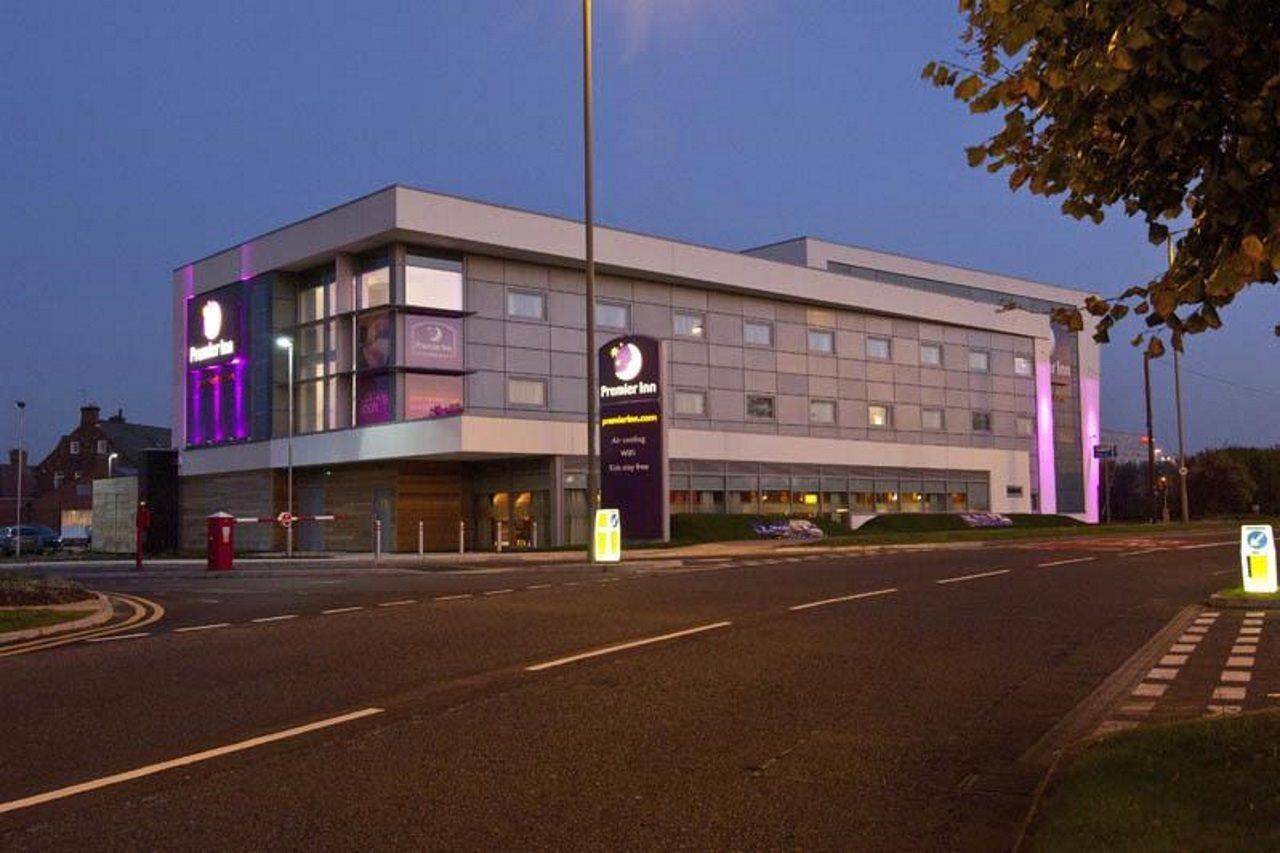 Premier Inn Liverpool John Lennon Airport Speke Exteriör bild