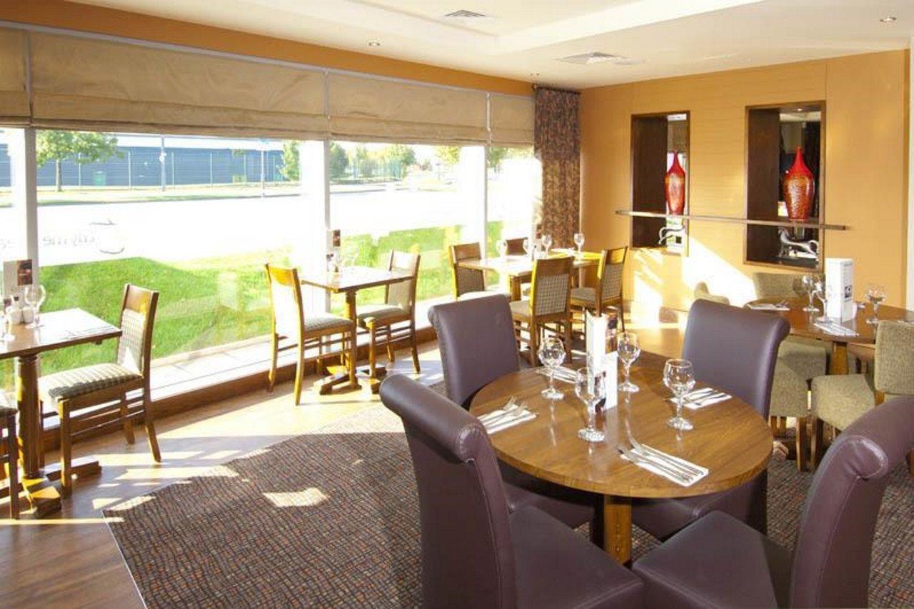 Premier Inn Liverpool John Lennon Airport Speke Exteriör bild
