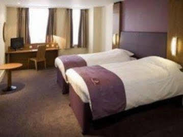 Premier Inn Liverpool John Lennon Airport Speke Exteriör bild